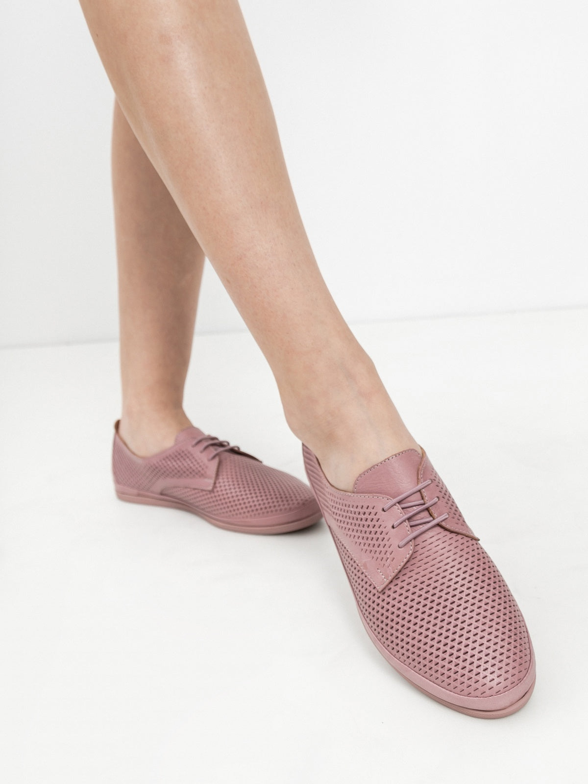 Women's shoes