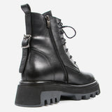 Women's leather boots with insulation