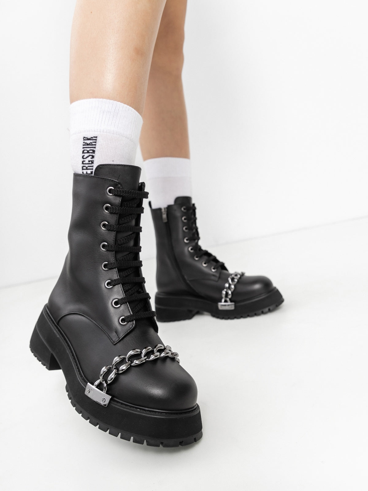 Women's shoes
