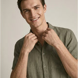 Men's short-sleeved linen shirt