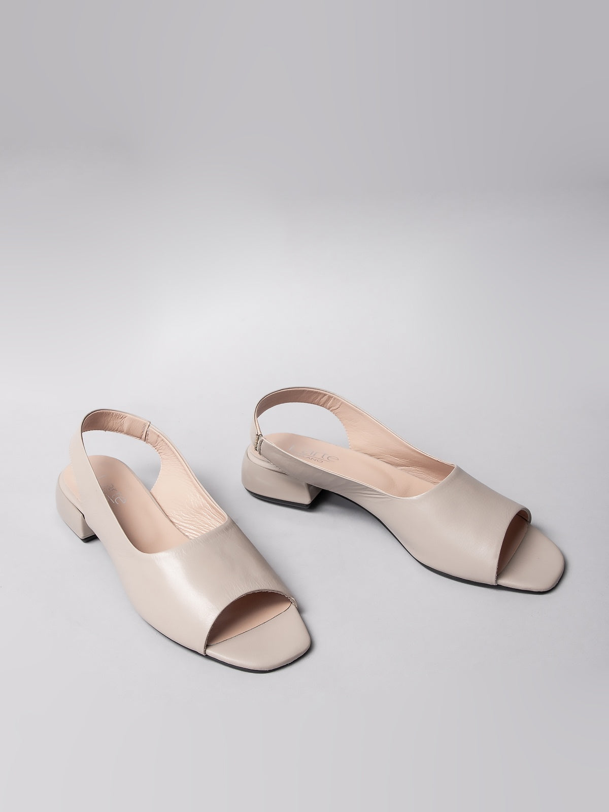 Women's leather sandals