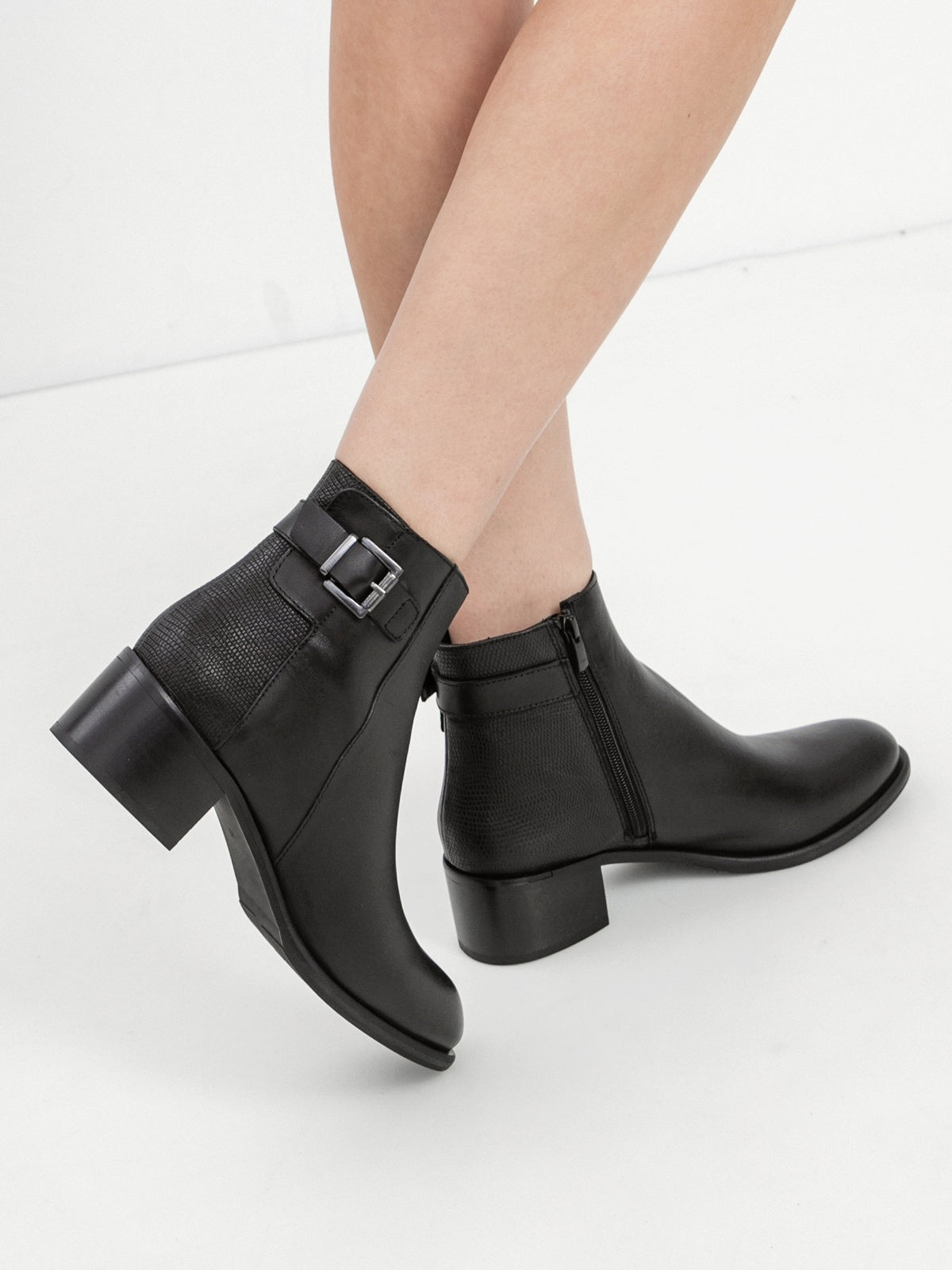 Women's shoes