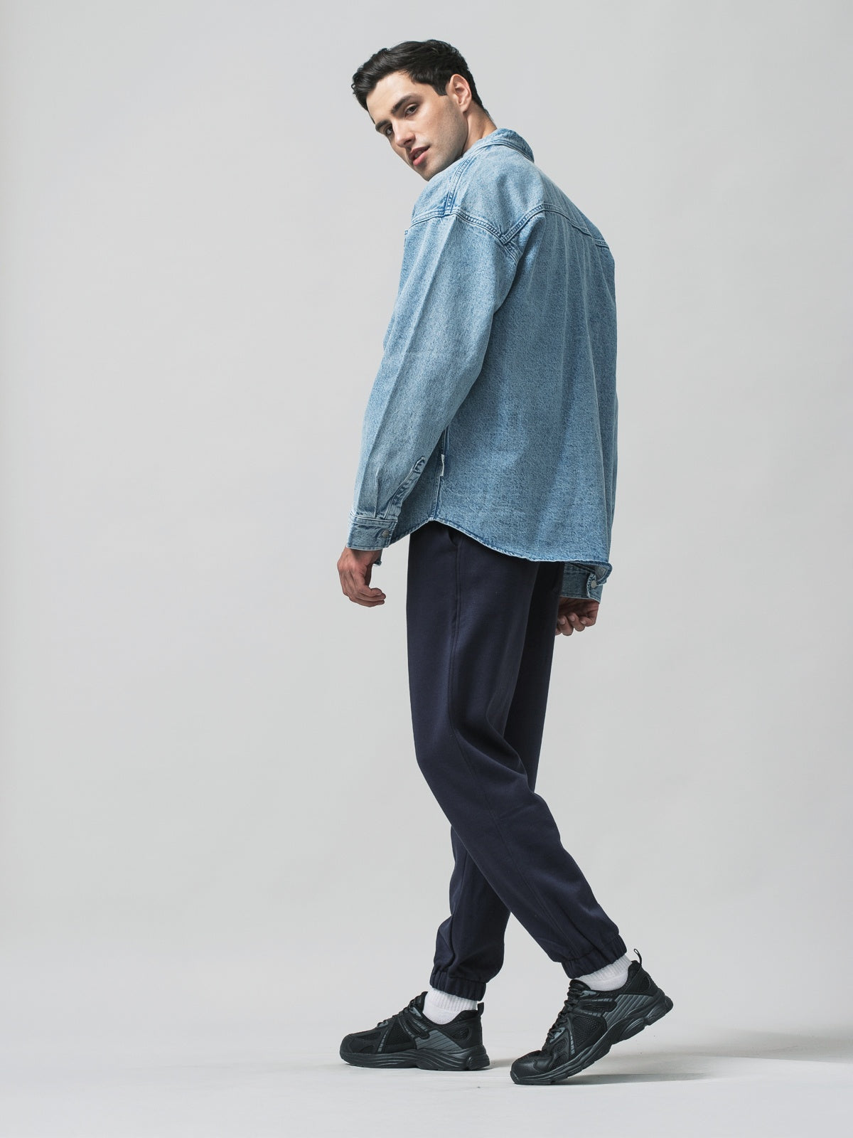 Men's sports trousers