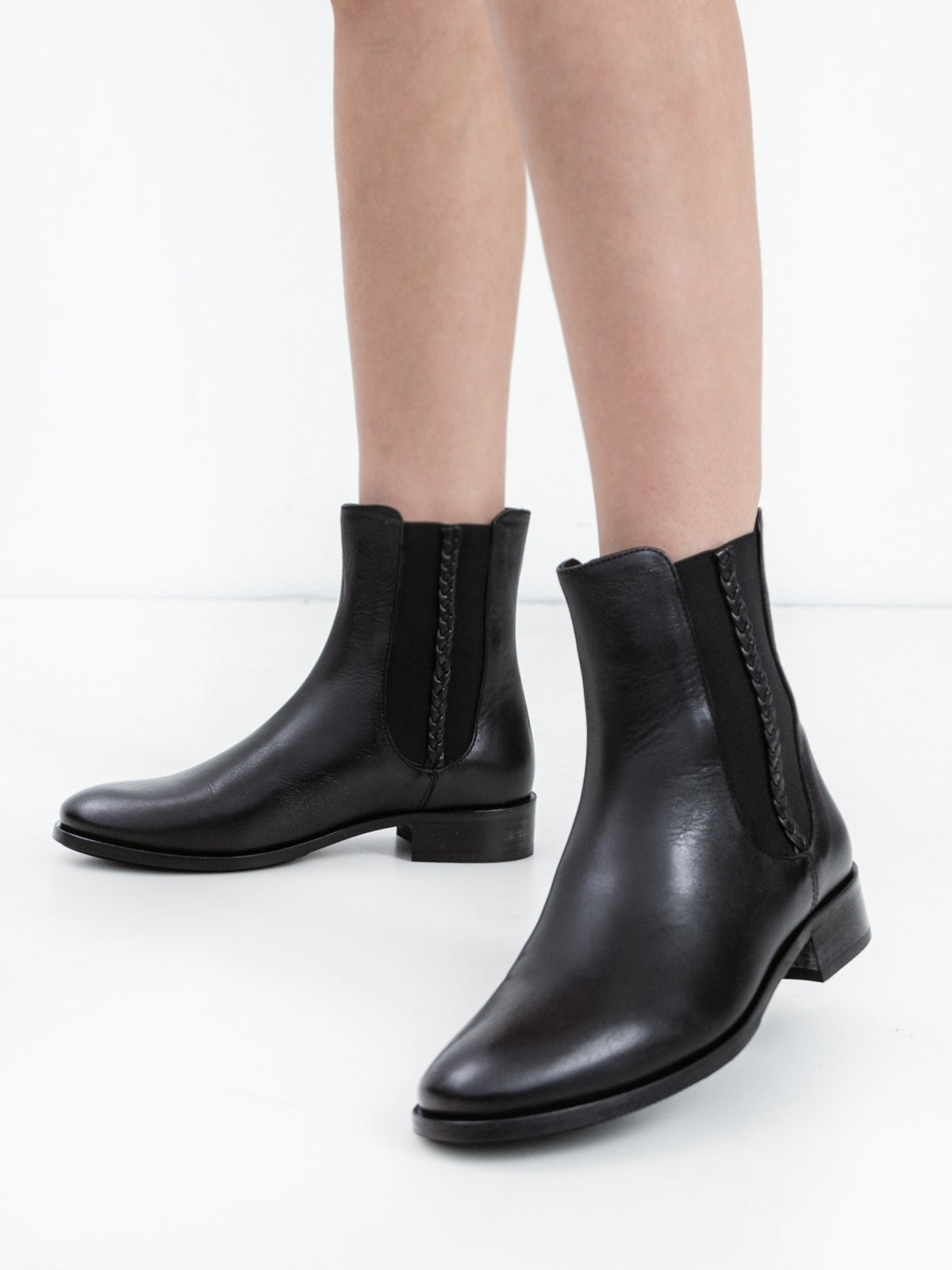 Women's shoes