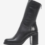 Women's leather shoes
