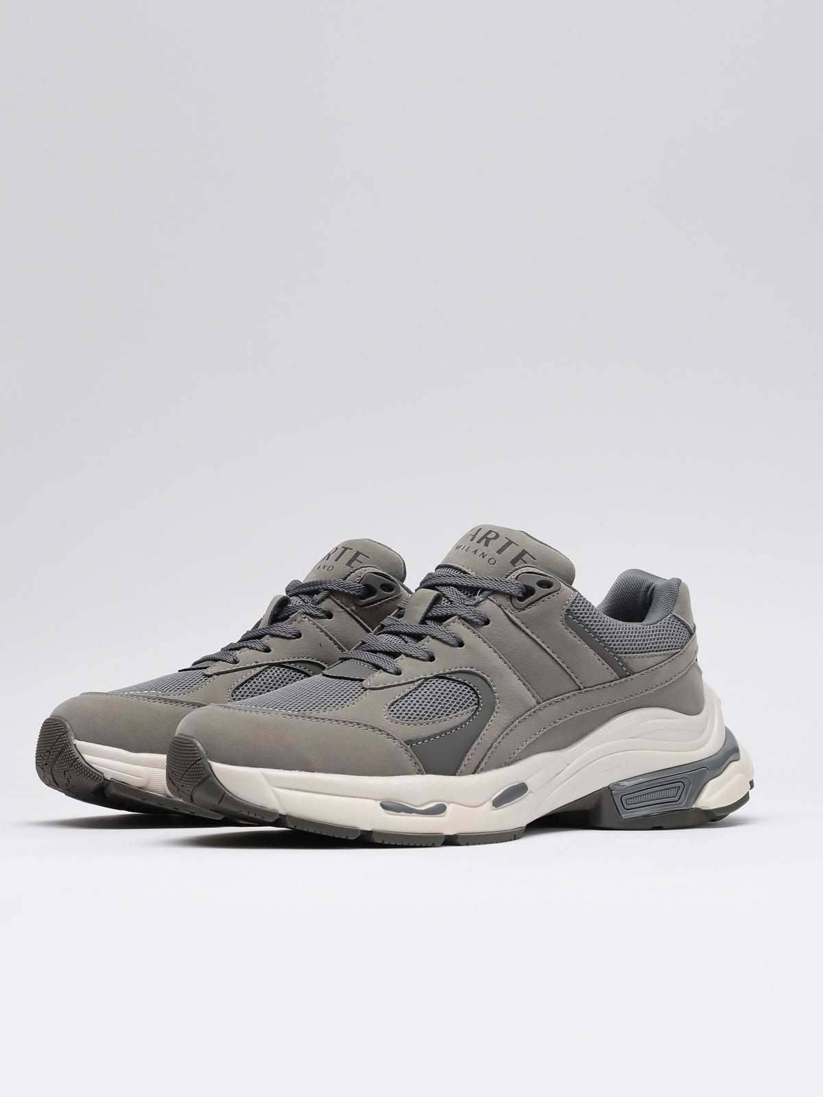 Leisure shoes