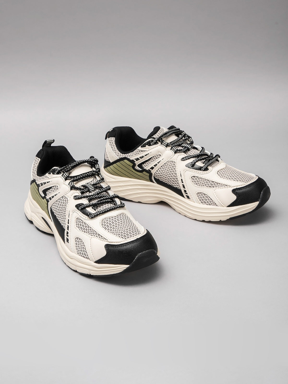 Leisure shoes