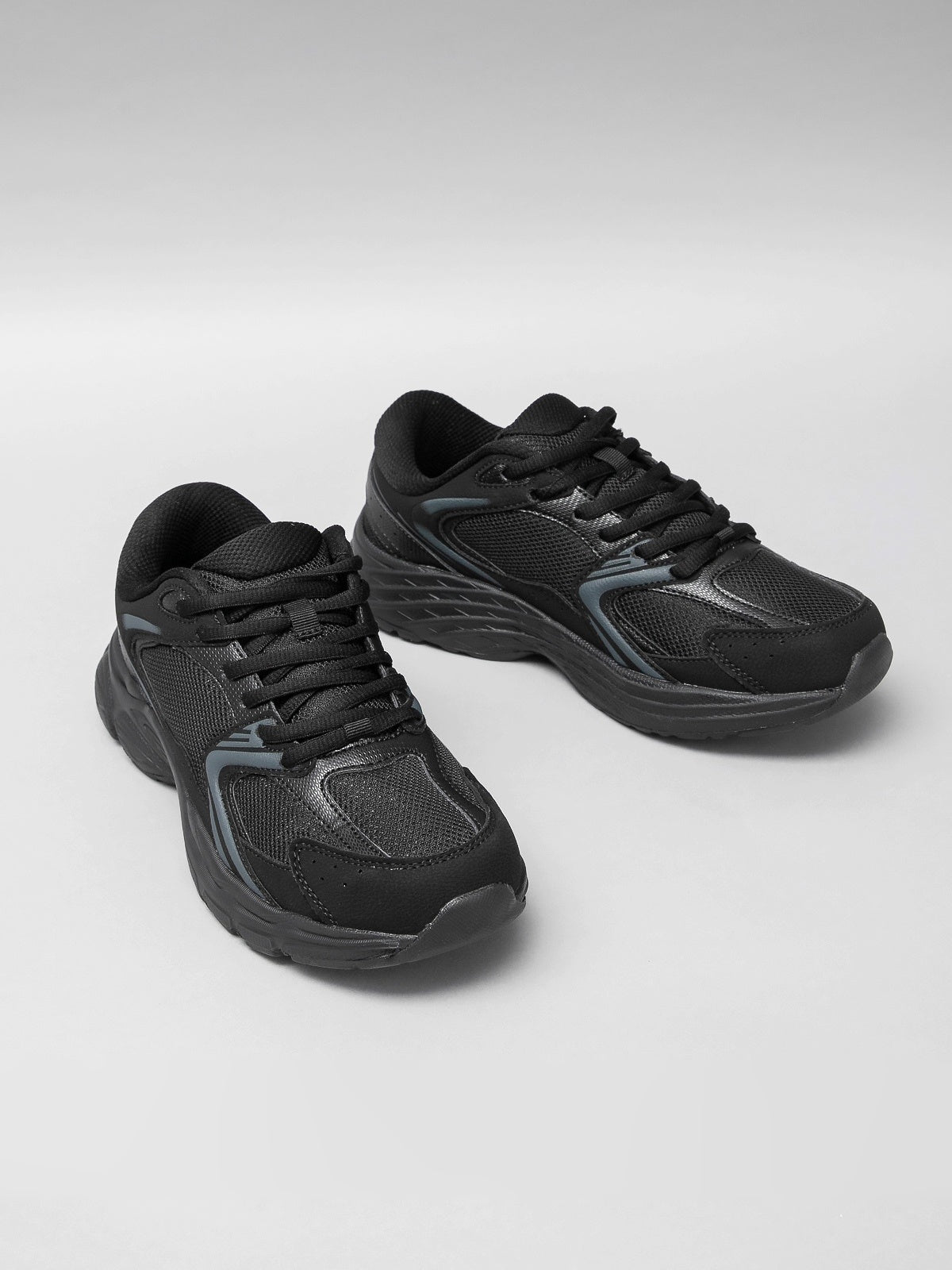 Women's casual shoes