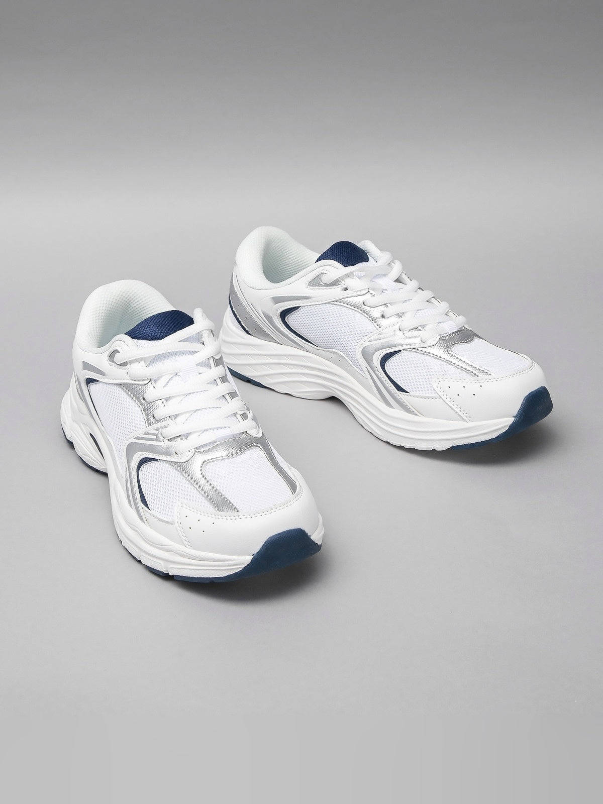 Women's casual shoes