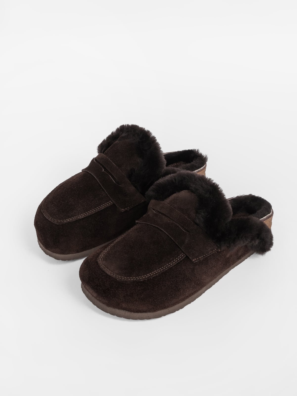 Women’s leather outdoor slippers with insulation