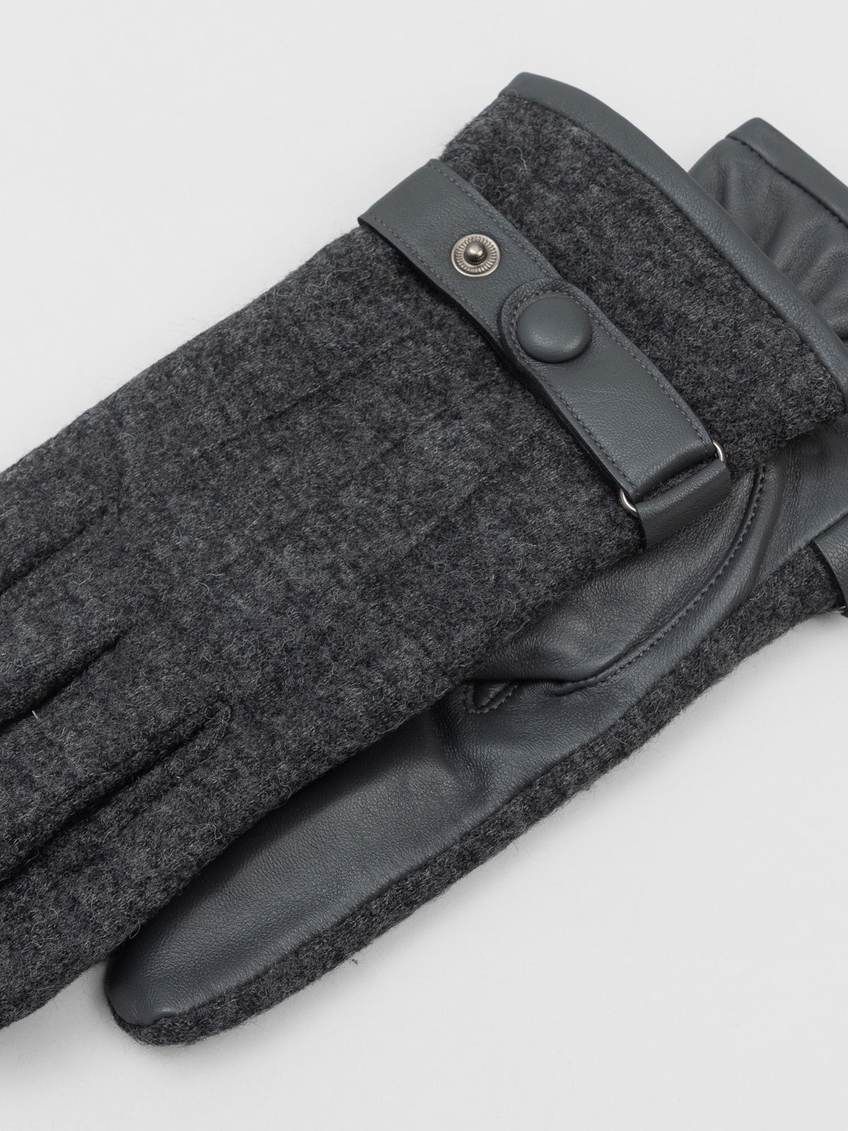 Men's leather gloves