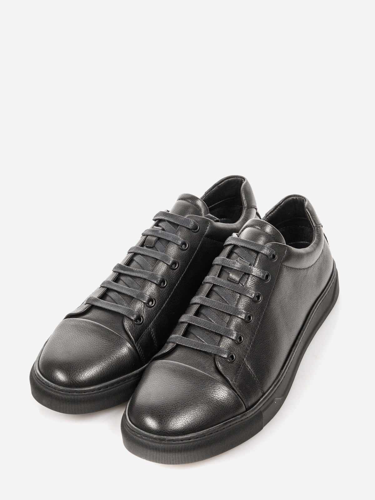 Men's leather casual shoes