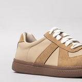 Women's casual shoes
