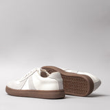 Women's casual shoes