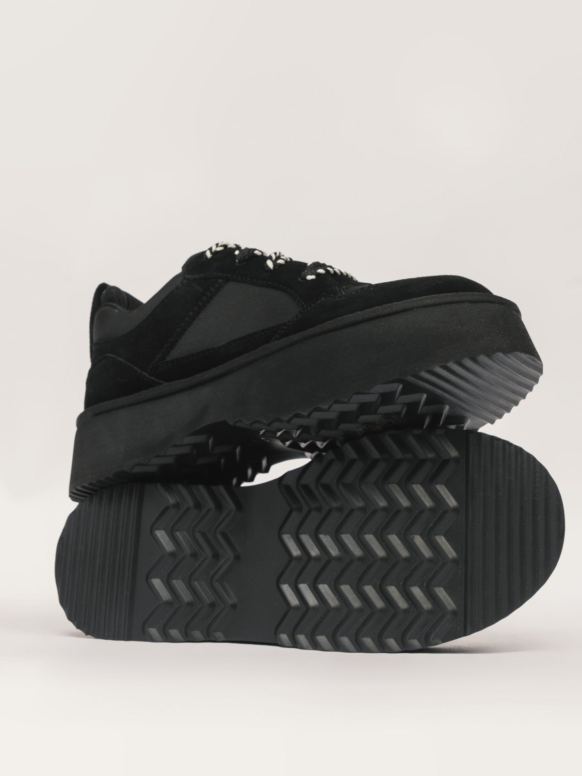 Women's casual shoes