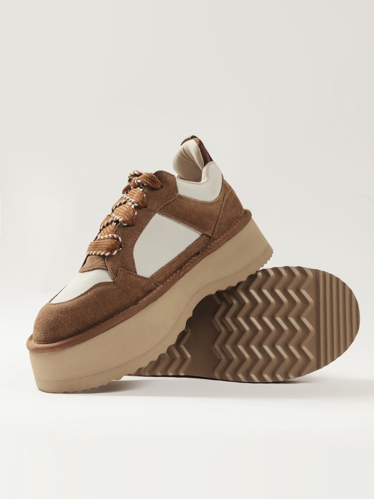 Women's casual shoes
