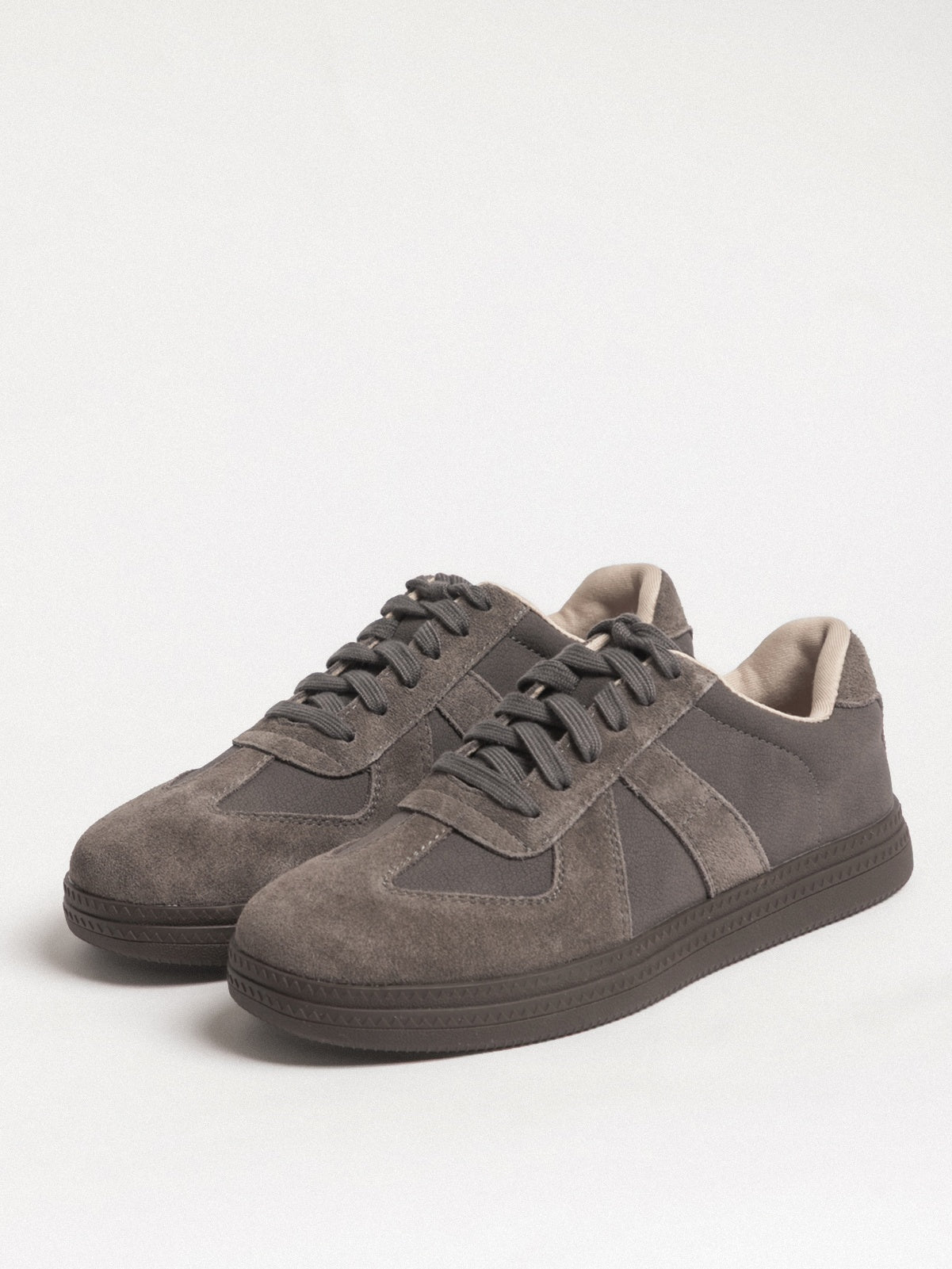 Women's leather casual shoes