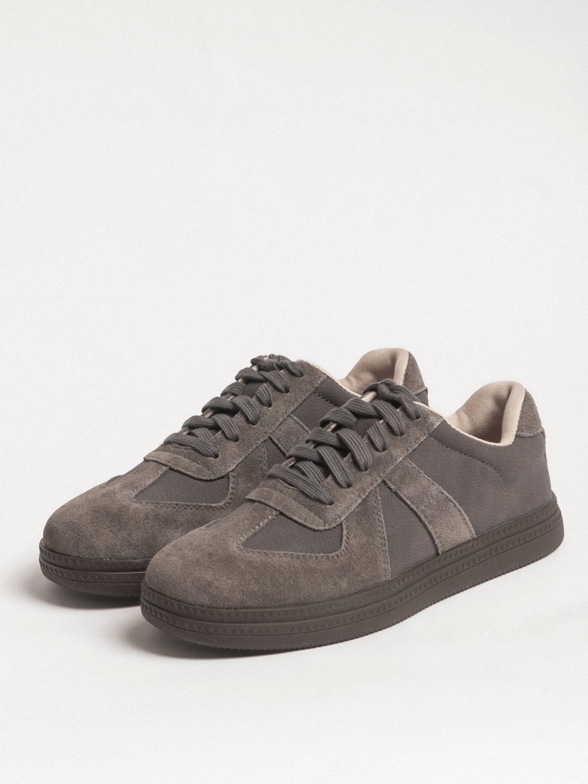 Women's leather casual shoes