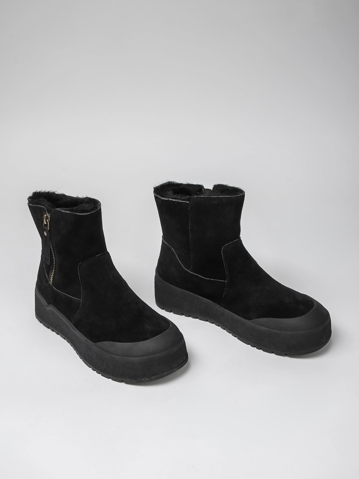 Women's leather shoes