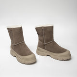 Women's leather shoes