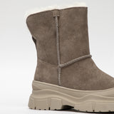 Women's leather shoes