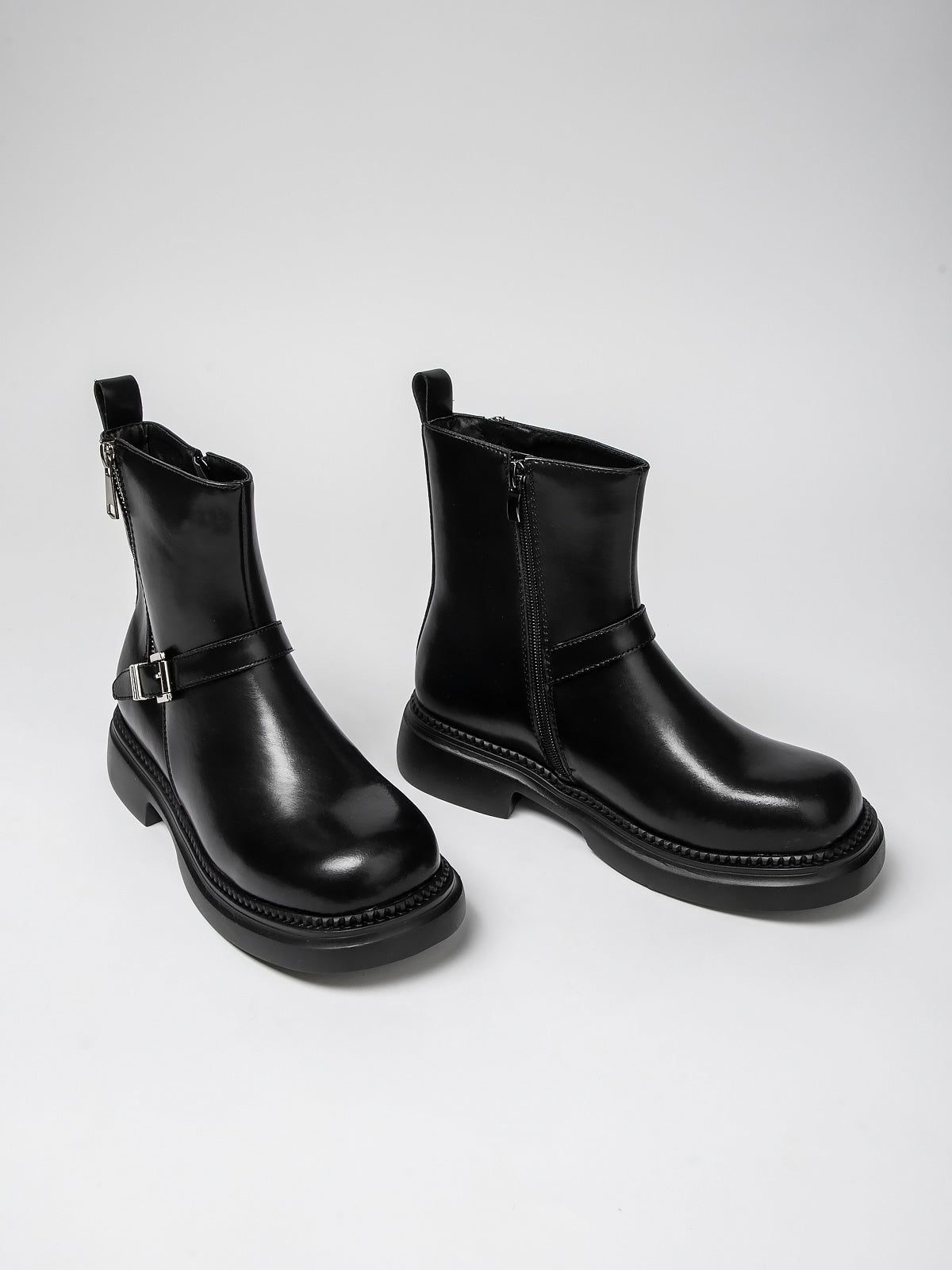 Women's leather shoes