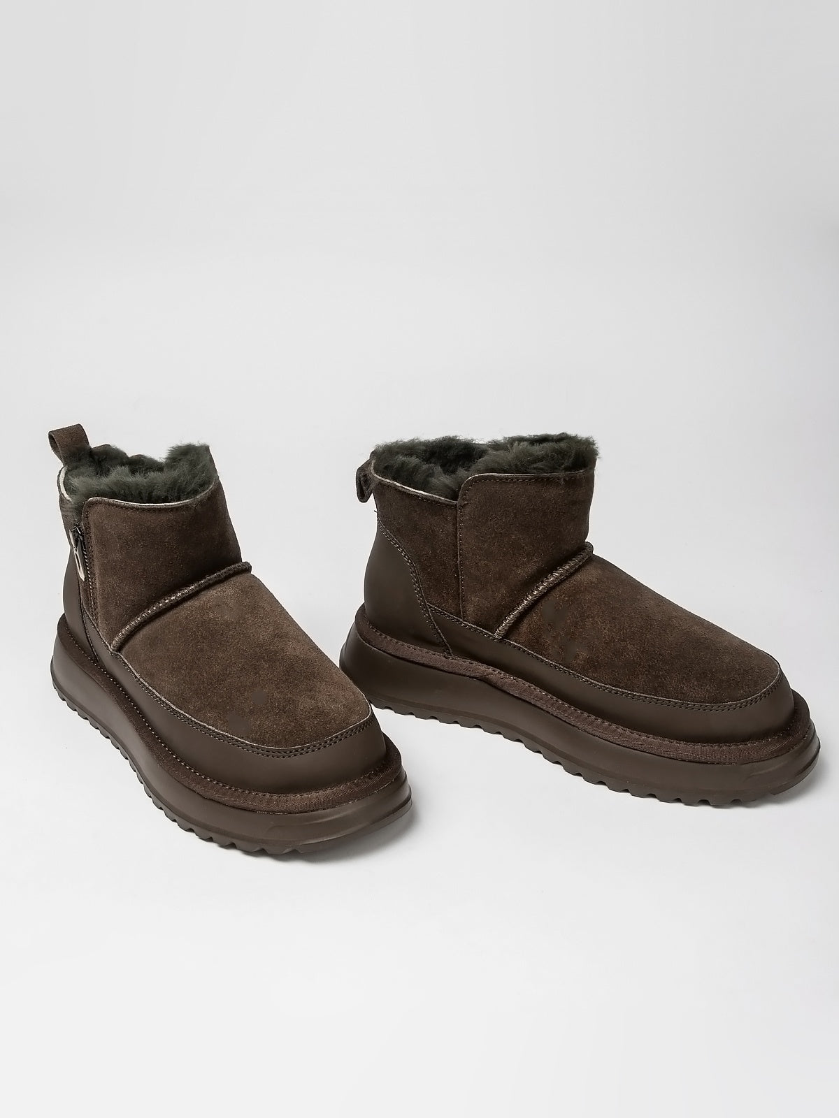 Women's leather shoes