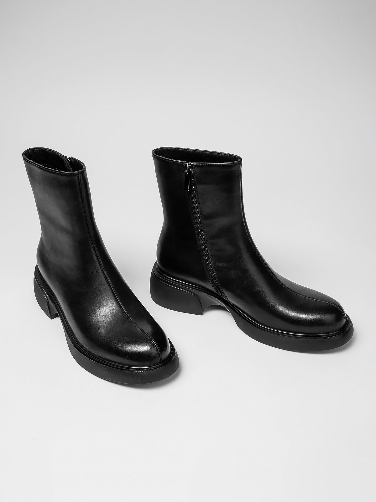 Women's leather shoes