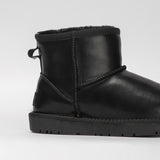 Women's leather boots with insulation