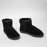 Women's leather boots with insulation