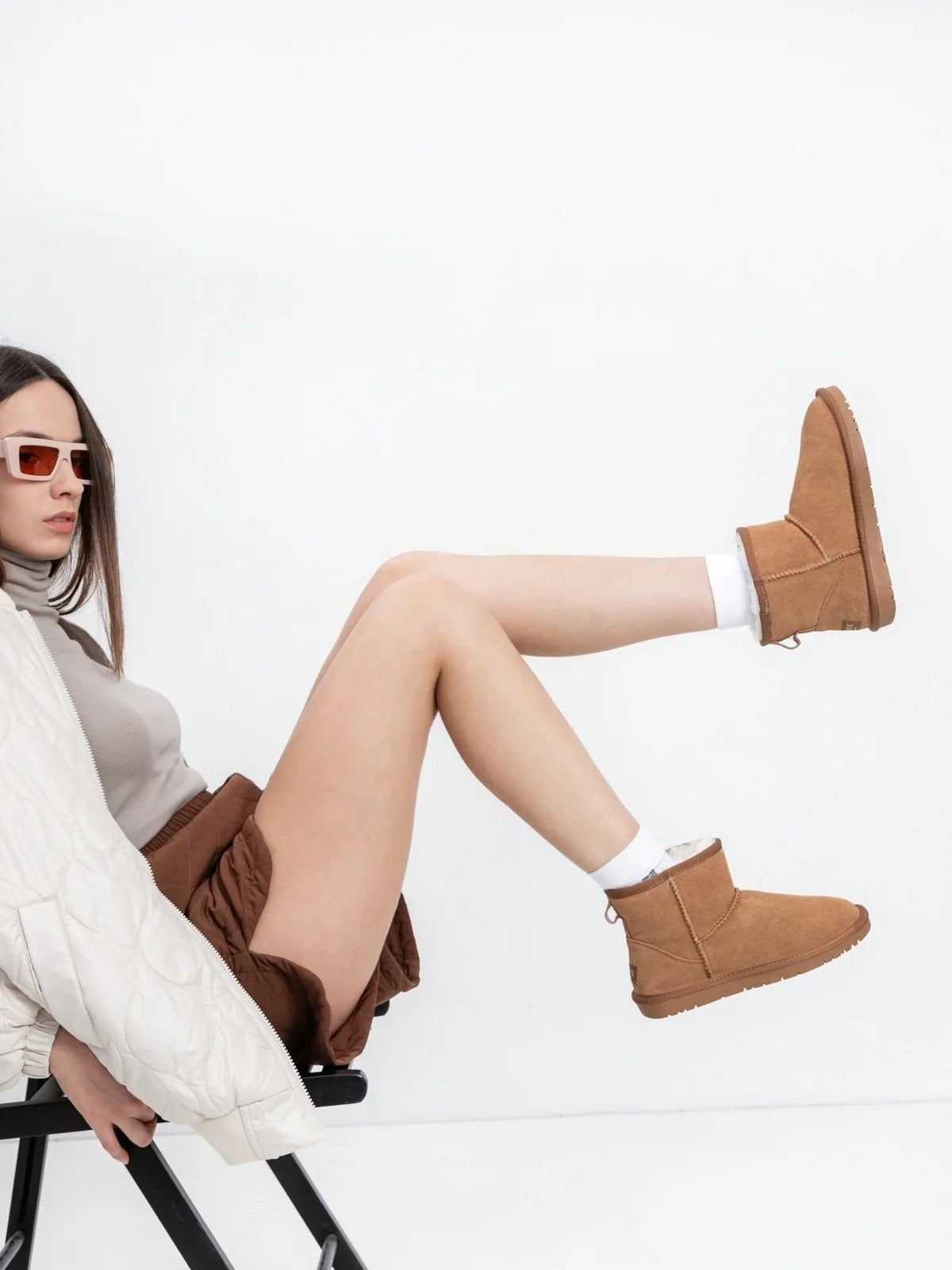Women's leather boots with insulation