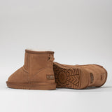 Women's leather boots with insulation