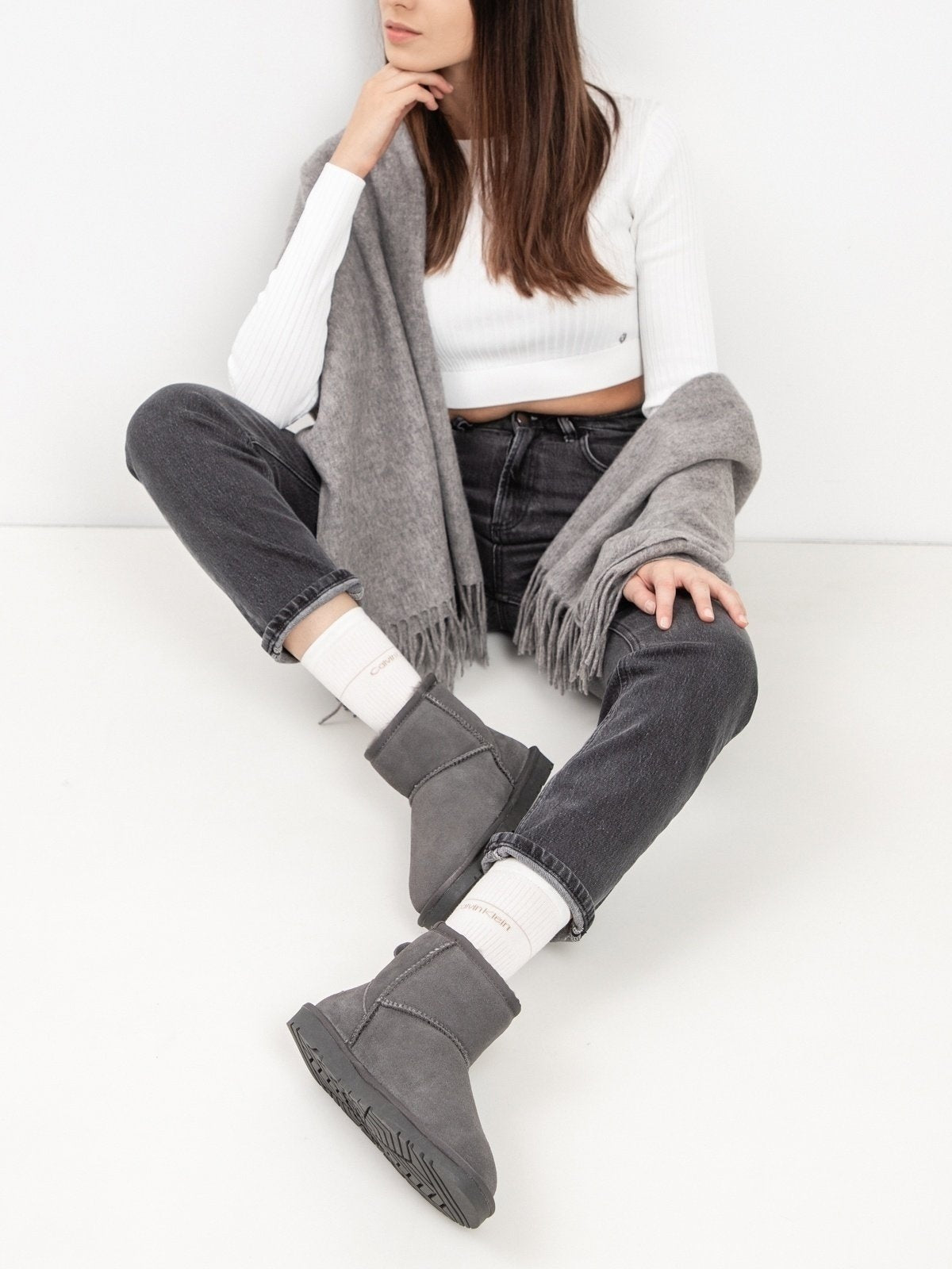 Women's leather boots with insulation