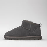 Women's leather boots with insulation