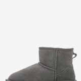 Women's leather boots with insulation