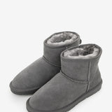 Women's leather boots with insulation