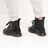 Women's leather boots with insulation