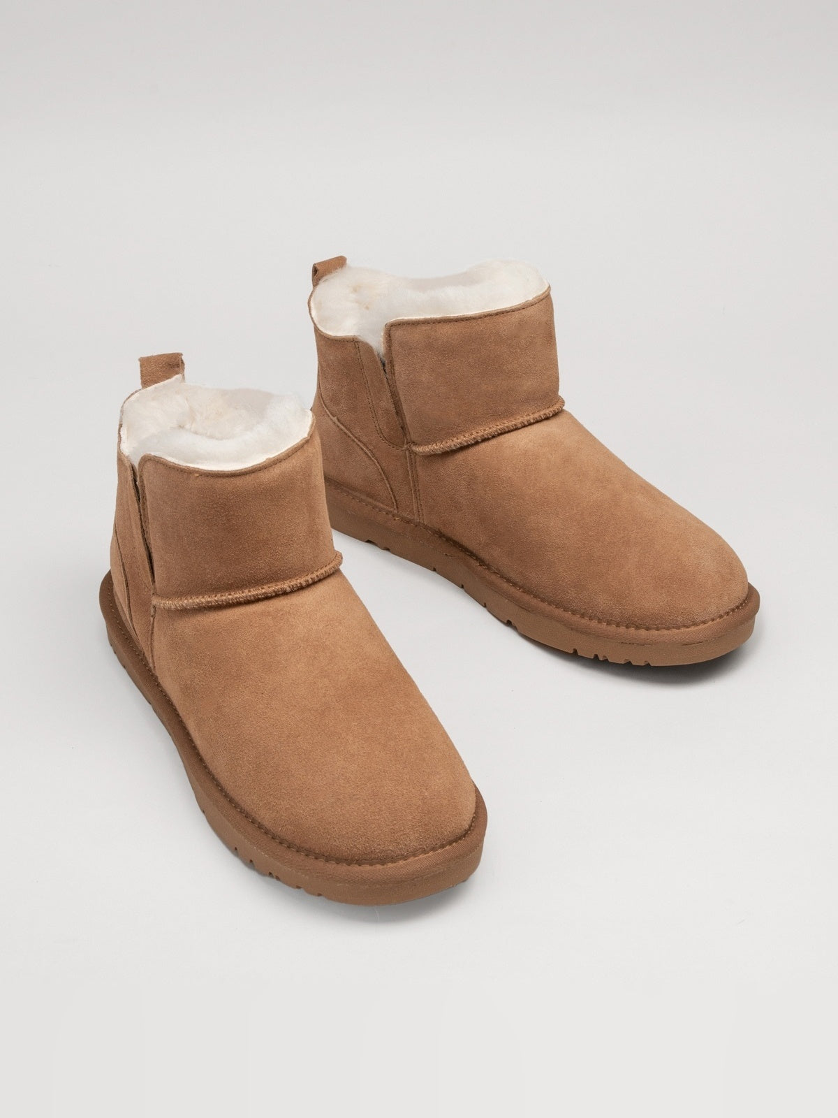 Men's leather boots with insulation