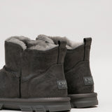 Men's leather boots with insulation