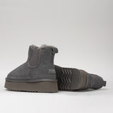 Women's leather boots with insulation