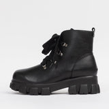 Women's leather boots with insulation