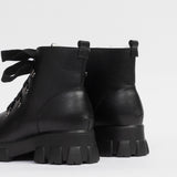 Women's leather boots with insulation