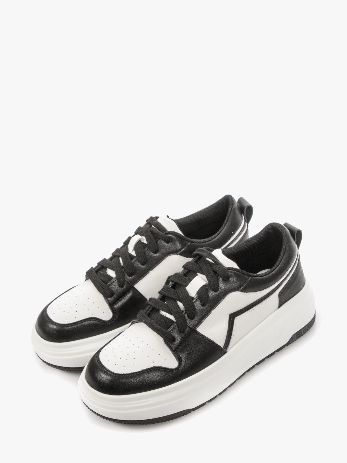 Women's leather casual shoes