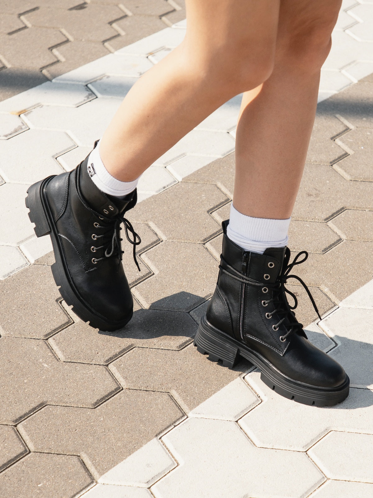 Women's shoes