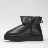Women's leather boots with insulation