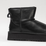 Women's leather boots with insulation