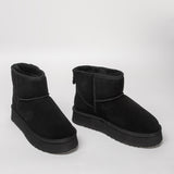 Women's leather boots with insulation