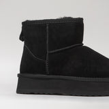 Women's leather boots with insulation