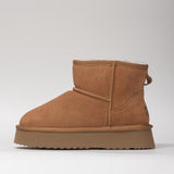 Women's leather boots with insulation