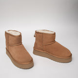 Women's leather boots with insulation